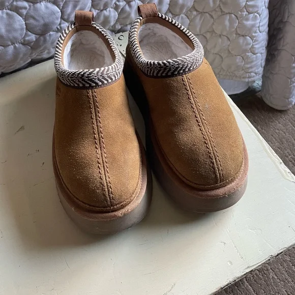 Koolaburra Tan Platform Shoes - Picture 1 of 8